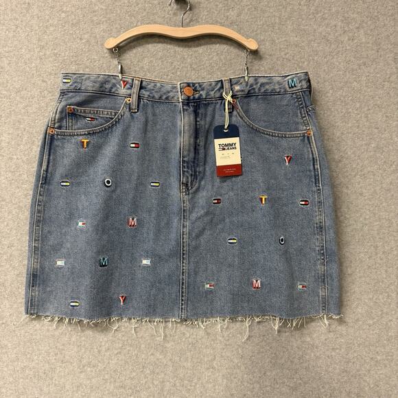 Tommy Hilfiger Embroidered Logo Denim Mini Skirt Women Size 32 Y2K Raw Hem NWT - Picture 1 of 10
